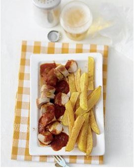 Currywurst mit Pommes