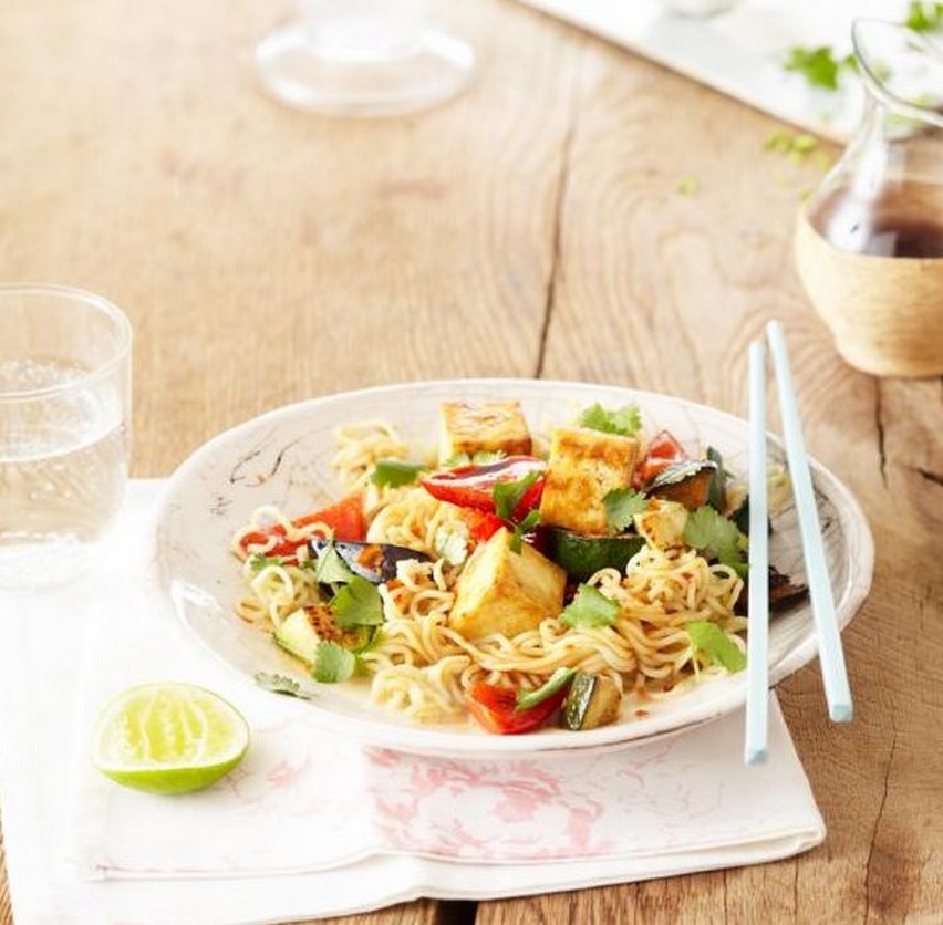 Kokos Mie Nudeln mit gebratenem Tofu