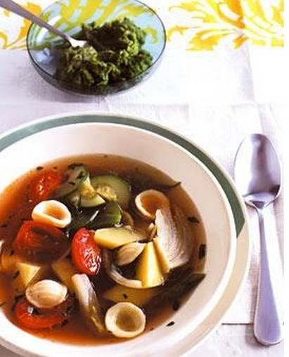 Mediterrane Gemusesuppe