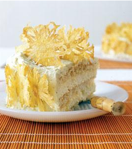 Frischkasetorte mit Ananas und Orange