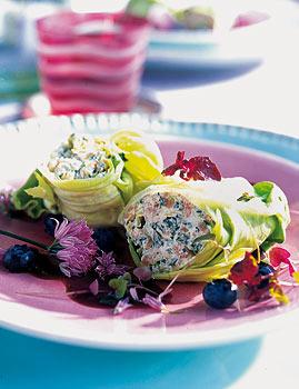 Salatrollchen mit Heidelbeer Chili Sauce