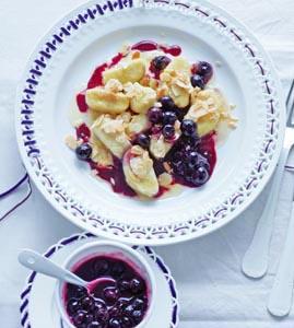 Susse Gnocchi mit Heidelbeerkompott