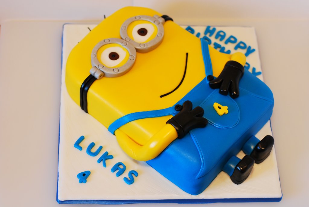 minion kinder torte