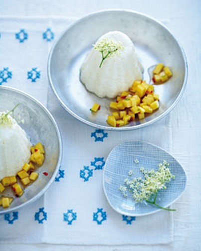 Quarkmousse mit Mango Chili Salsa