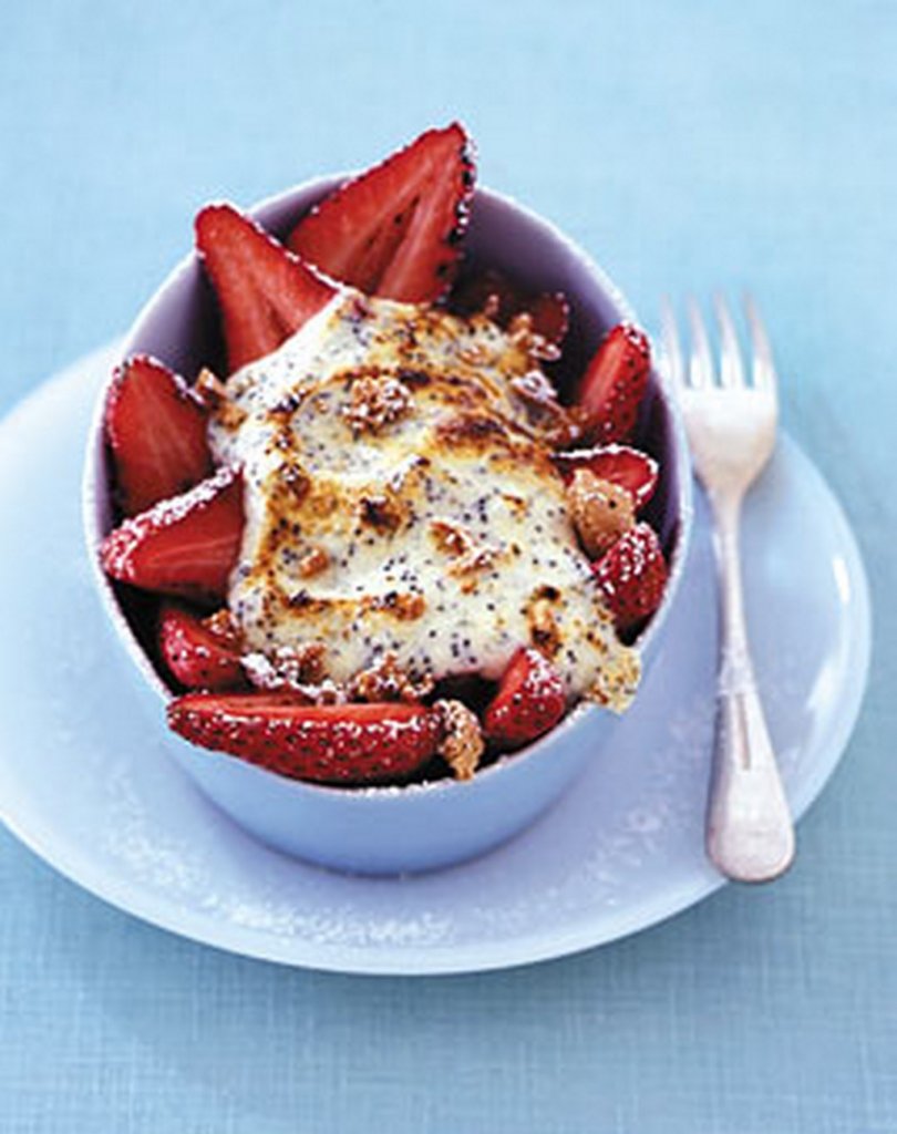 Gratinierte Erdbeeren mit Mohnschaum und Amaretti picture, Gratinierte ...