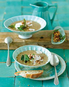 Champignon Suppe mit Ziegenkse und Salbei