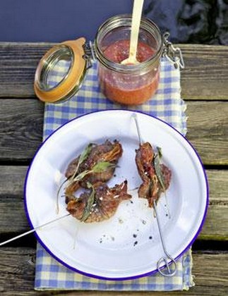 Saltimbocca Spiee mit Aprikosen Himbeer Sauce