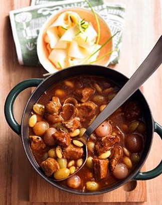 Kalbsragout mit Trauben und Mandeln