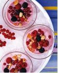 Marzipansuppe mit Beeren