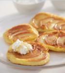 Apfel Pancakes mit Ahornsirup