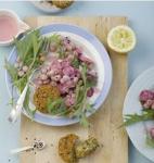 Möhren Kichererbsen Salat mit Falafel