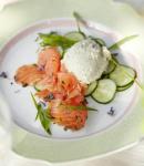 Graved Lachs mit Gurkenmousse