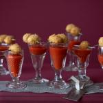 Bloody-Mary-Shooter mit Knusperoliven