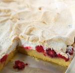 Beeren Baiser Kuchen