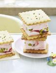 Erdbeerparfait-Sandwich