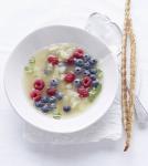 Zitrussuppe mit Fenchel und Beeren