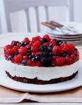 Frischkse Torte mit gemischten Beeren